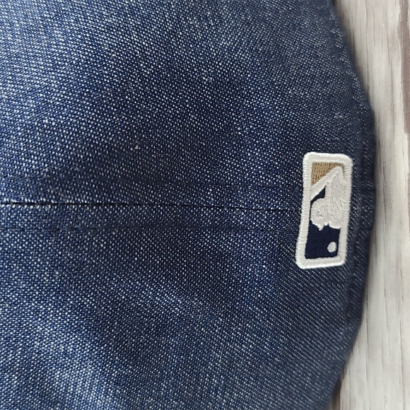 San Fran Fitted - Picture 3 of 9